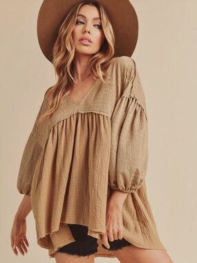 Aemi+Co Ribbed Gauzy High-Low Frayed Hem V Neck Blouse Size Medium